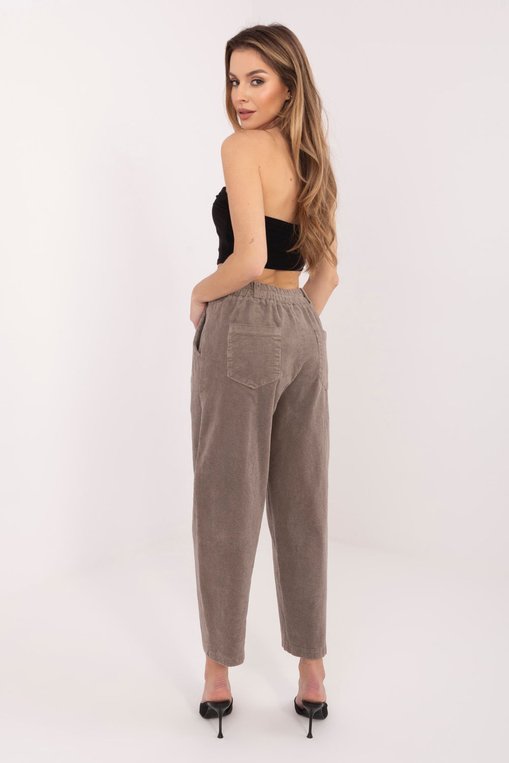 Spodnie Damskie Model IT-SP-FL8916.80 Dark Beige - Rue Paris - obrazek 2