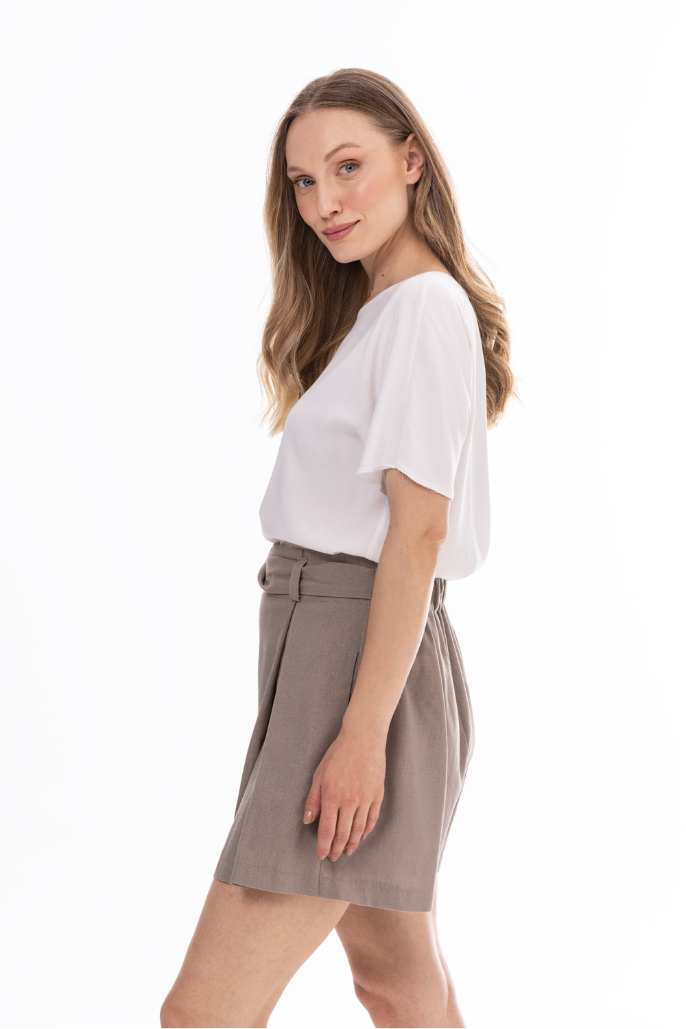 Szorty Damskie Model A774 Latte - awama - obrazek 2