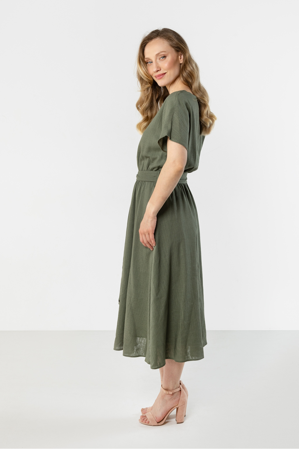 Sukienka Model A770 Khaki - awama - obrazek 2