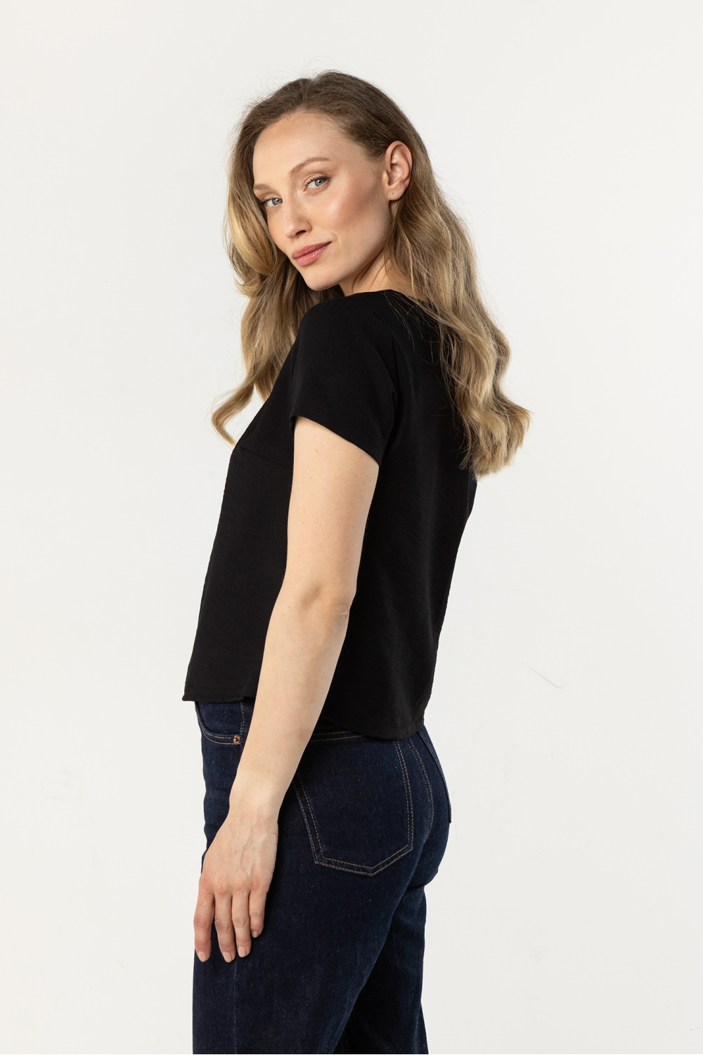 Bluzka Model A762 Black - awama - obrazek 2