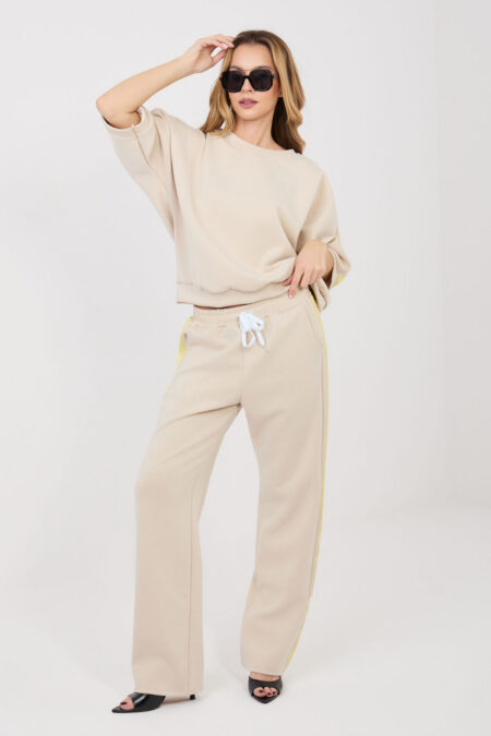 Spodnie Komplet Model IT-KMPL-22215.78 Beige - Rue Paris
