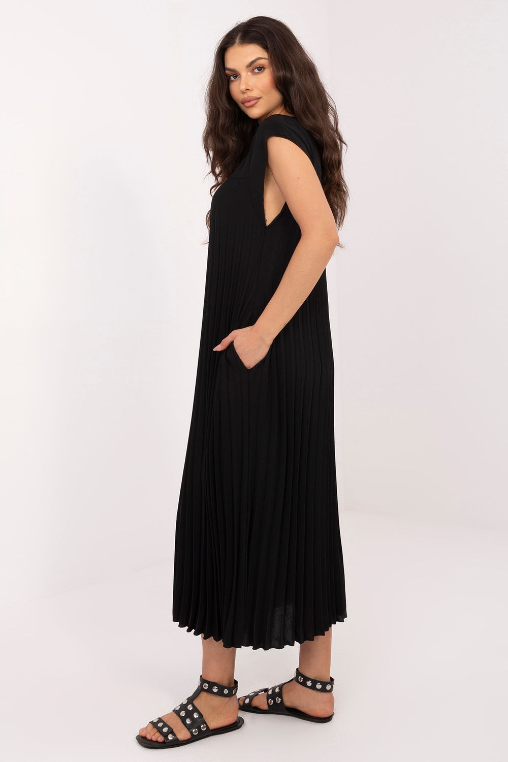 Sukienka Model IT-SK-19552.71 Black - Rue Paris - obrazek 2