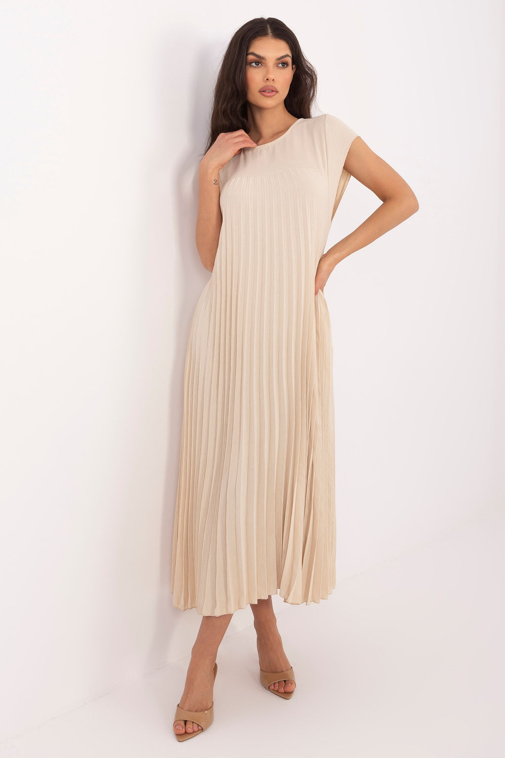 Sukienka Model IT-SK-19552.72 Beige - Rue Paris