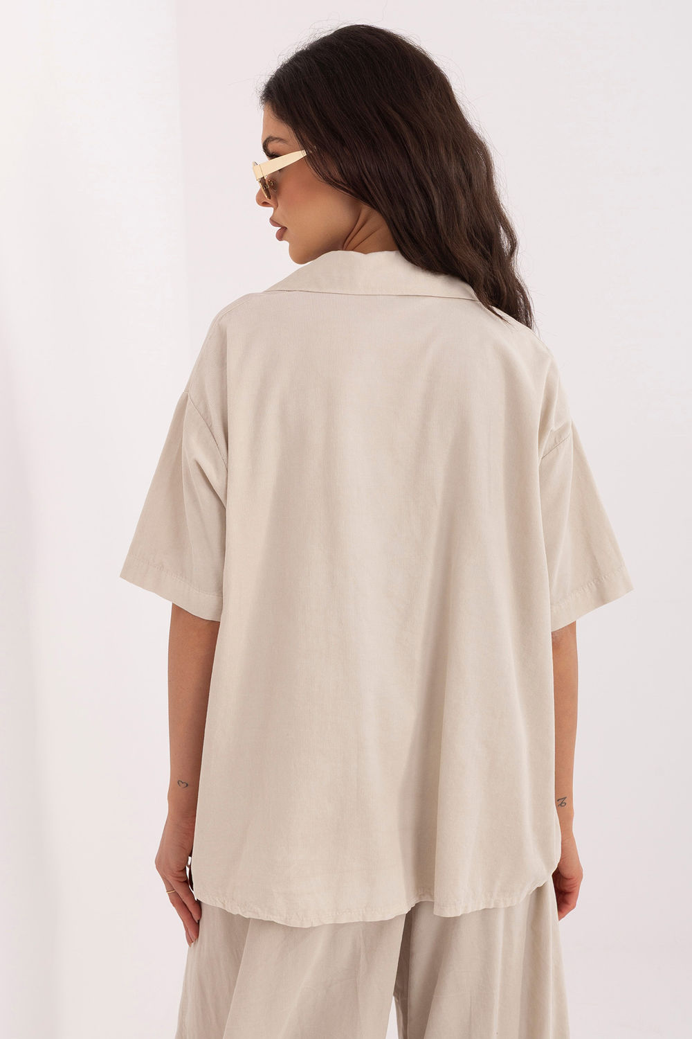 Koszula Damska Model IT-KS-FL10320.12 Beige - Italy Moda - obrazek 3