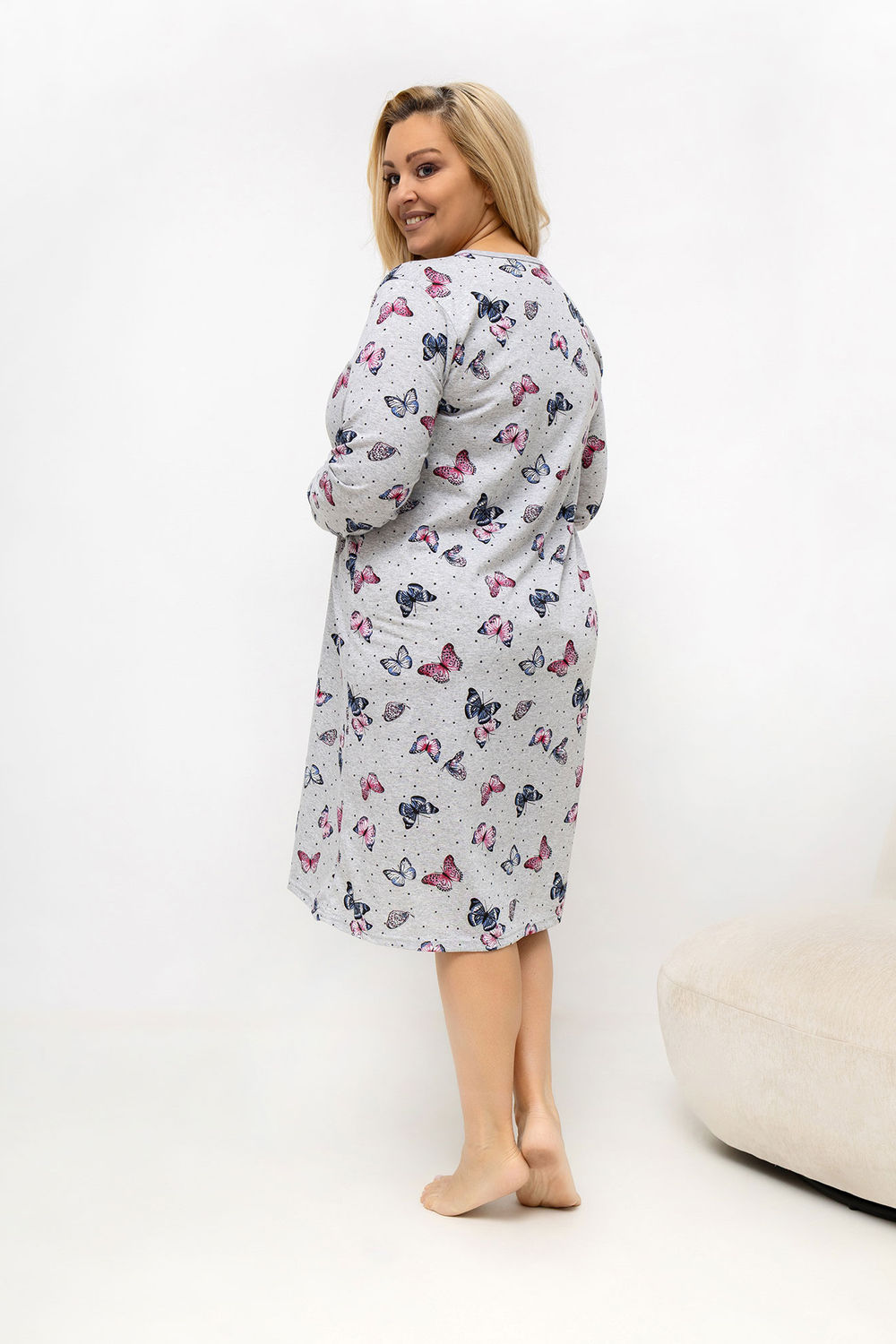 Koszula Nocna Plus Size Model DU-KN-FP-601.85 Grey - Forever Pink - obrazek 2