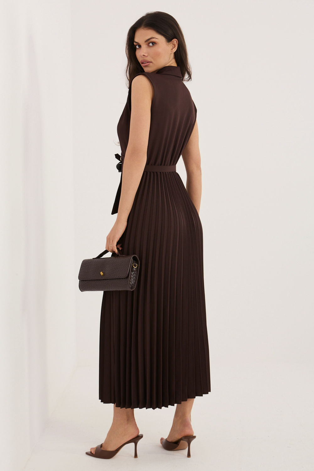Sukienka Model IT-SK-21558.03 Dark Brown - Rue Paris - obrazek 3