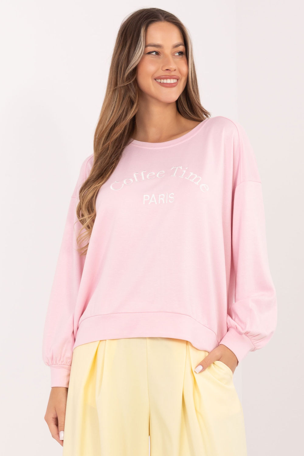 Bluza Damska Model RV-BL-A1220.11 Light Pink - Rue Paris - obrazek 4
