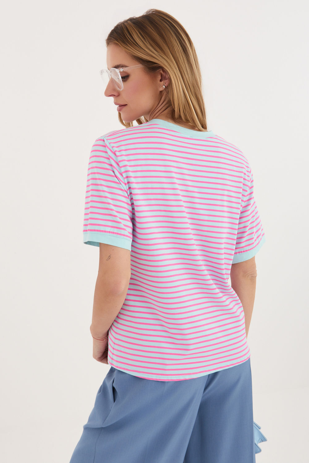 Tshirt Damski Model IT-TS-20881.85 Light Blue - Rue Paris - obrazek 3