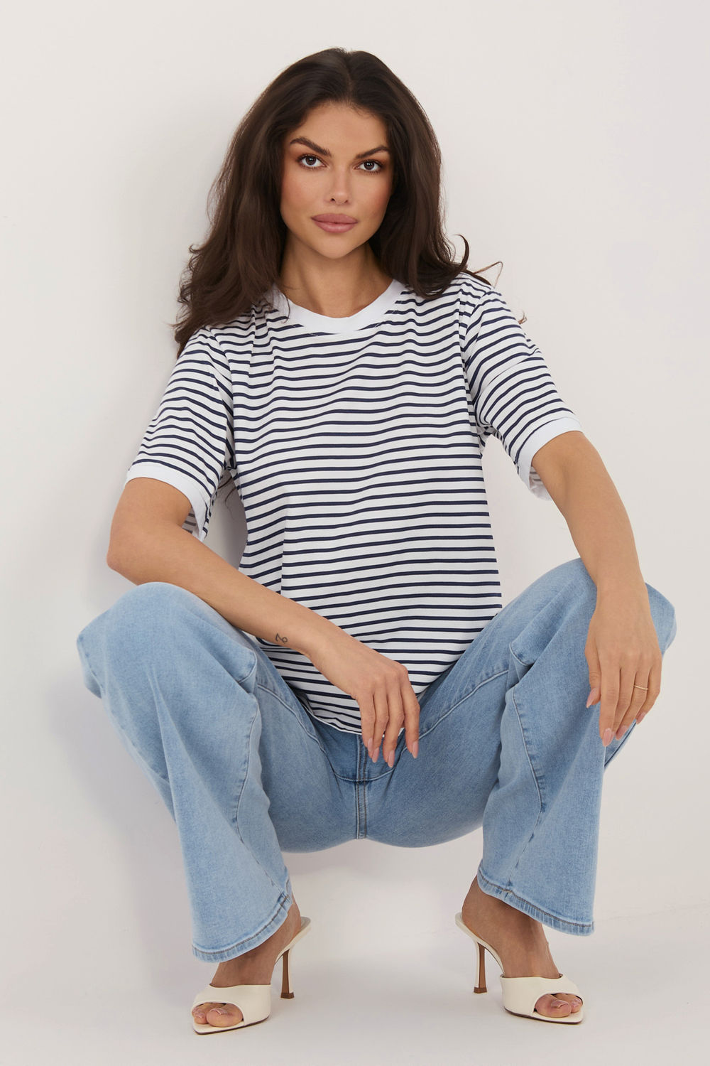 Tshirt Damski Model IT-TS-20881.85 White/Navy - Rue Paris - obrazek 2