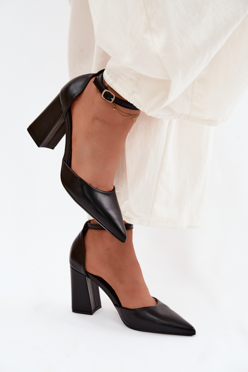 Czółenka Model Selvra 8707 Black Skóra - Step in style - obrazek 3