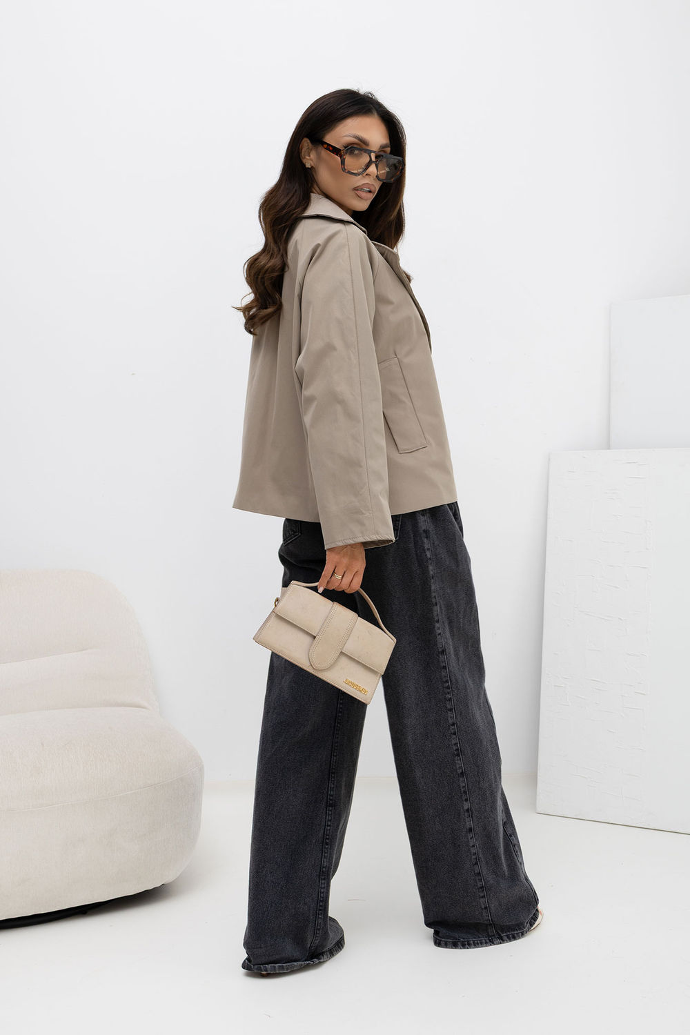 Płaszcz Damski Model IT-KR-FL8897KSM.00 Dark Beige - Rue Paris - obrazek 3