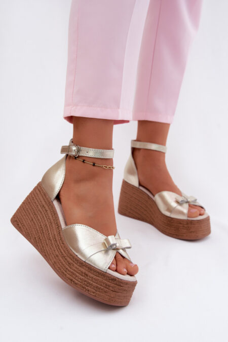 Sandały Model Ashen 26SD18-9812 Gold - Step in style