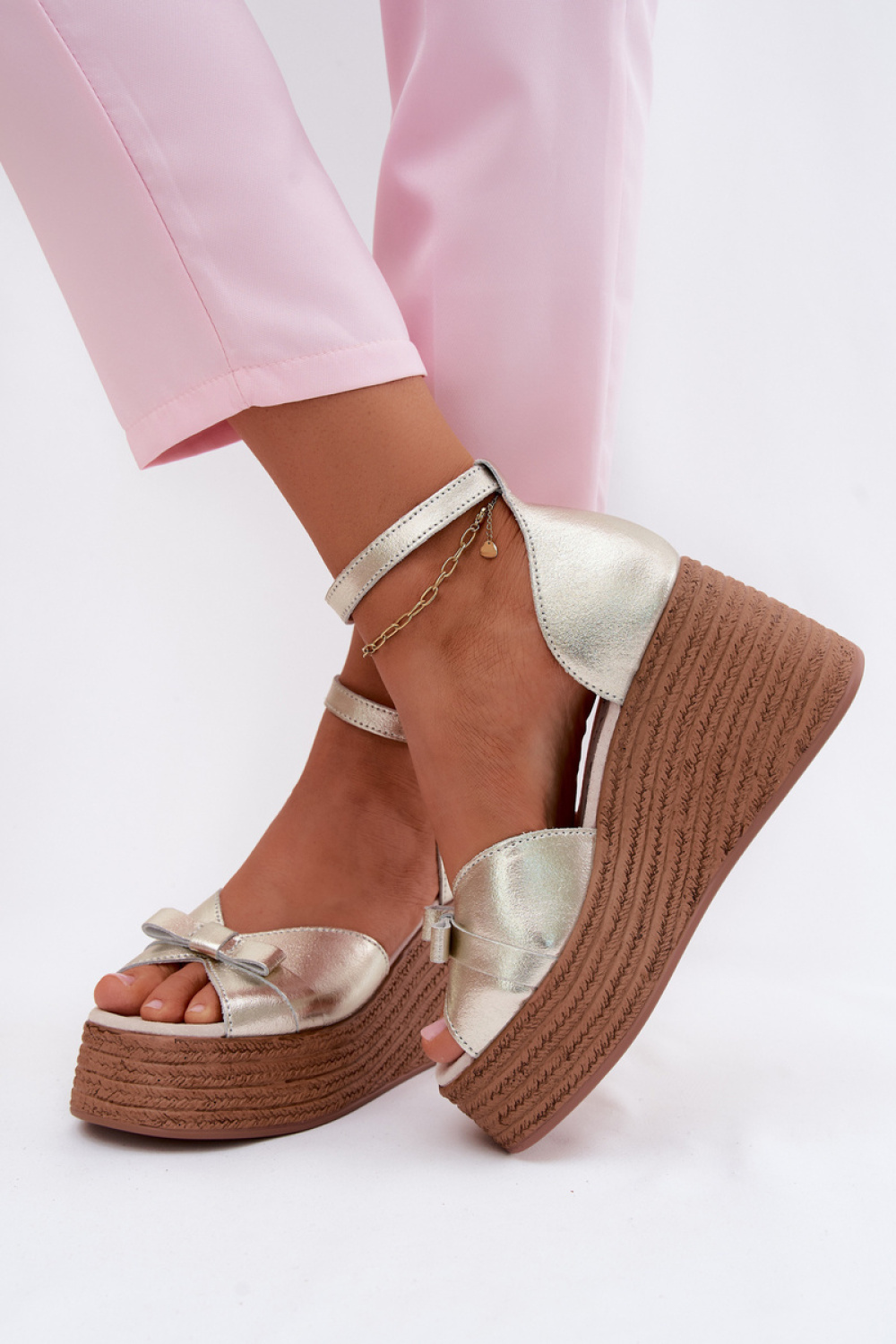Sandały Model Ashen 26SD18-9812 Gold - Step in style - obrazek 3