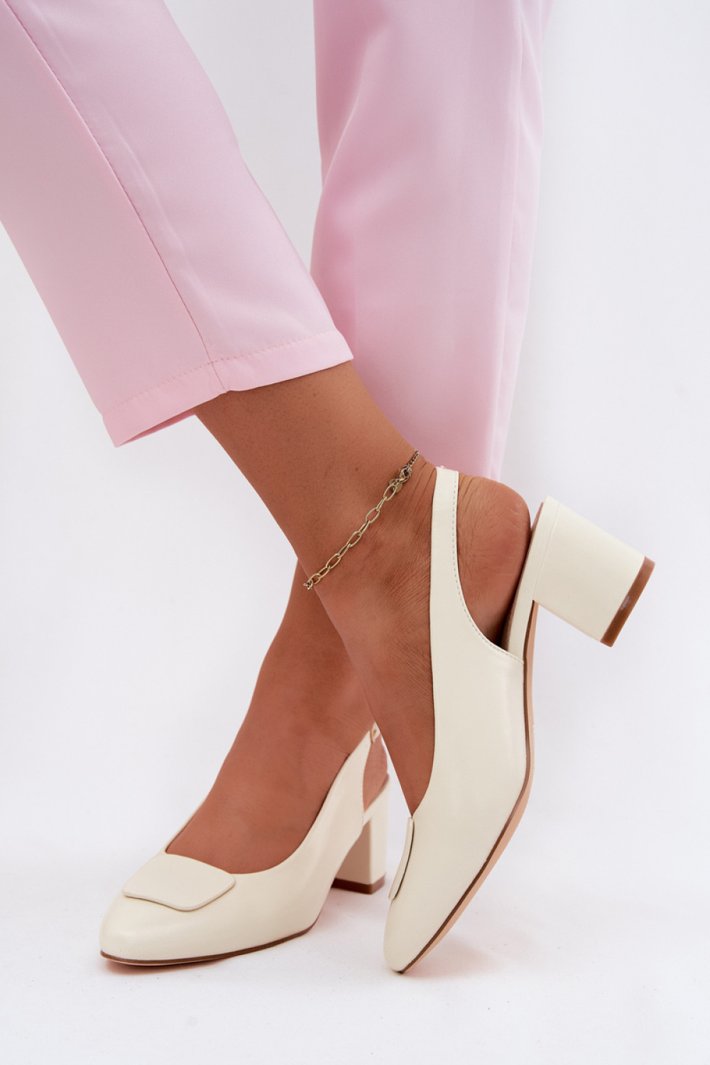 Sandały Model Maden 26SD98-9827 Ecru - Step in style - obrazek 3