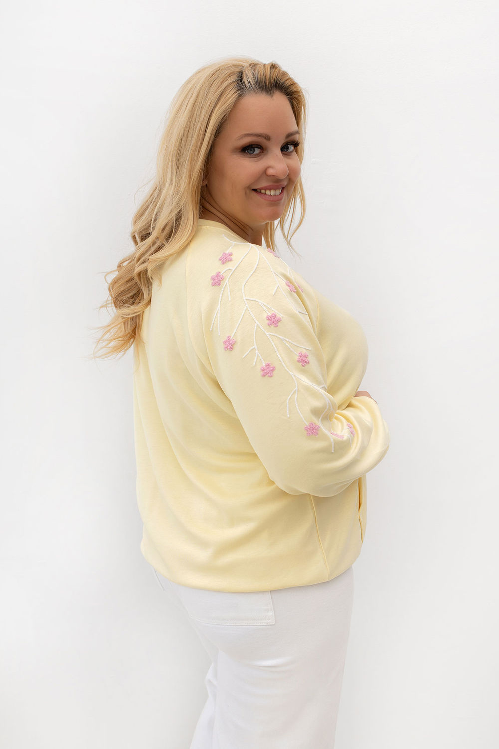 Bluza Damska Model RV-BL-A1210.98 Light Yellow - Relevance - obrazek 3