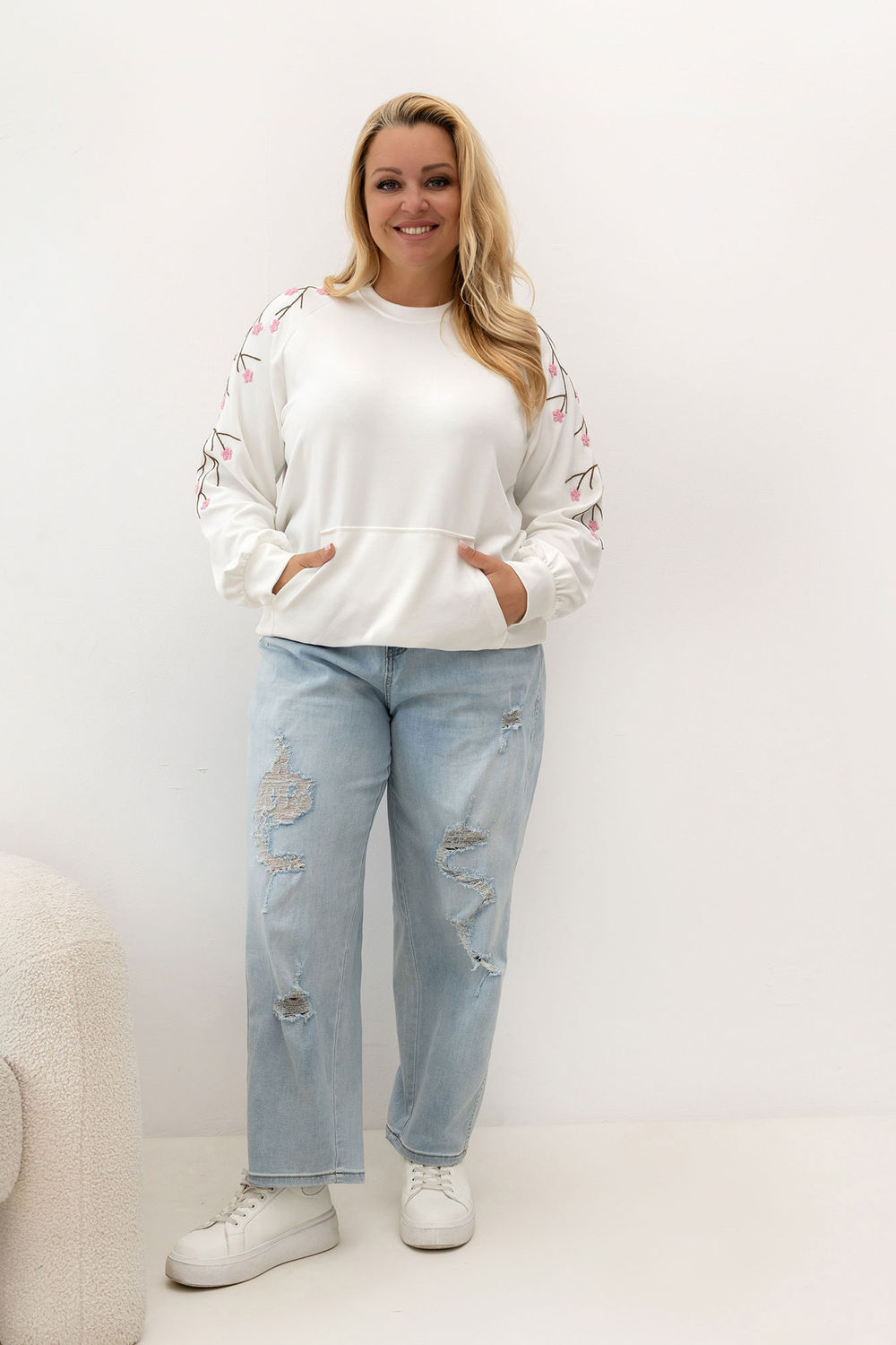 Bluza Damska Model RV-BL-A1210.98 White - Relevance - obrazek 2