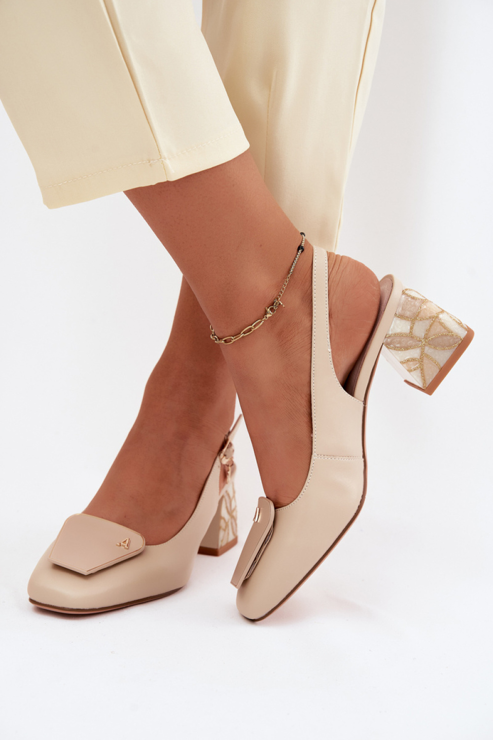 Czółenka Model Artiker 58C0672 Beige - Step in style - obrazek 3