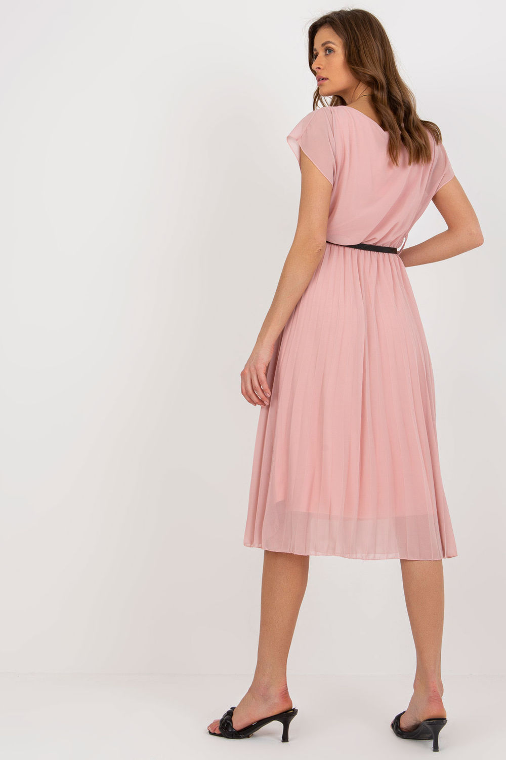 Sukienka Model DHJ-SK-8839-1.23X Light Pink - Rue Paris - obrazek 3