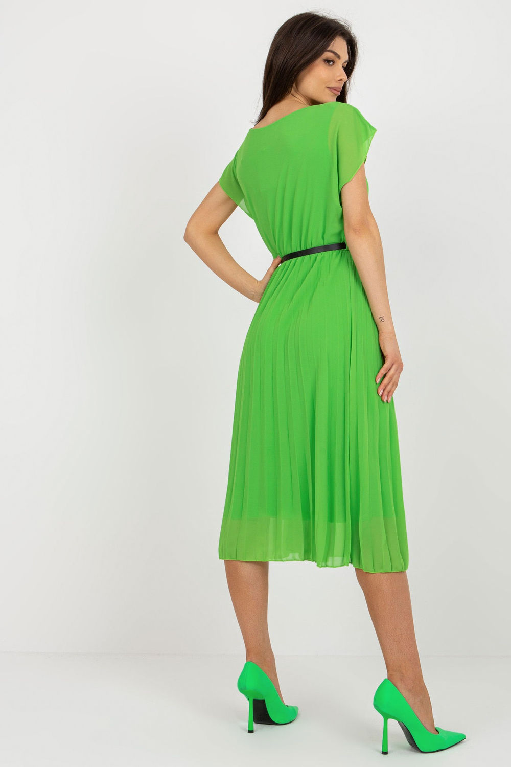 Sukienka Model DHJ-SK-8839-1.23X Light Green - Rue Paris - obrazek 3