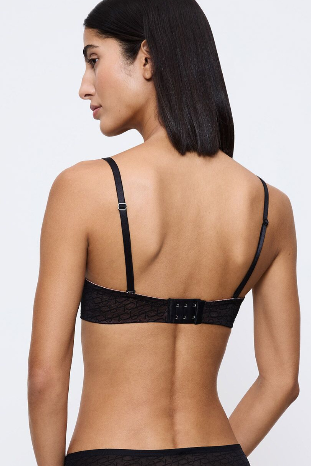 Biustonosz push up Biustonosz Usztywniany Model Signature Sheer 10224861-0004 218523 Black - Triumph - obrazek 3