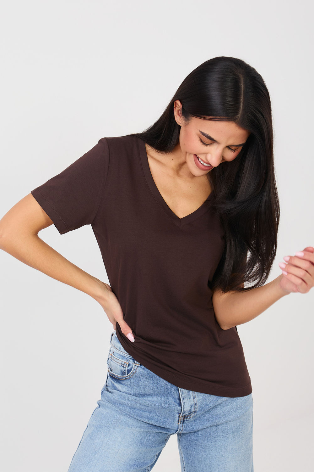 Tshirt Damski Model RV-TS-A1095.33 Dark Brown - Rue Paris