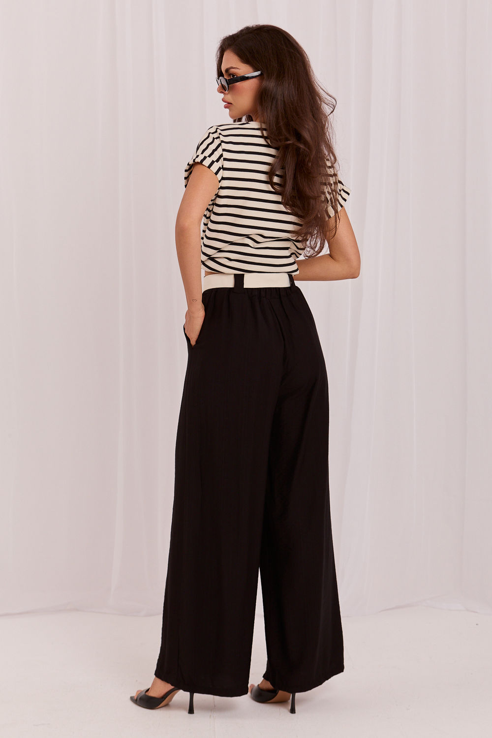 Spodnie Damskie Model IT-SP-10358.16 Black - Rue Paris - obrazek 2