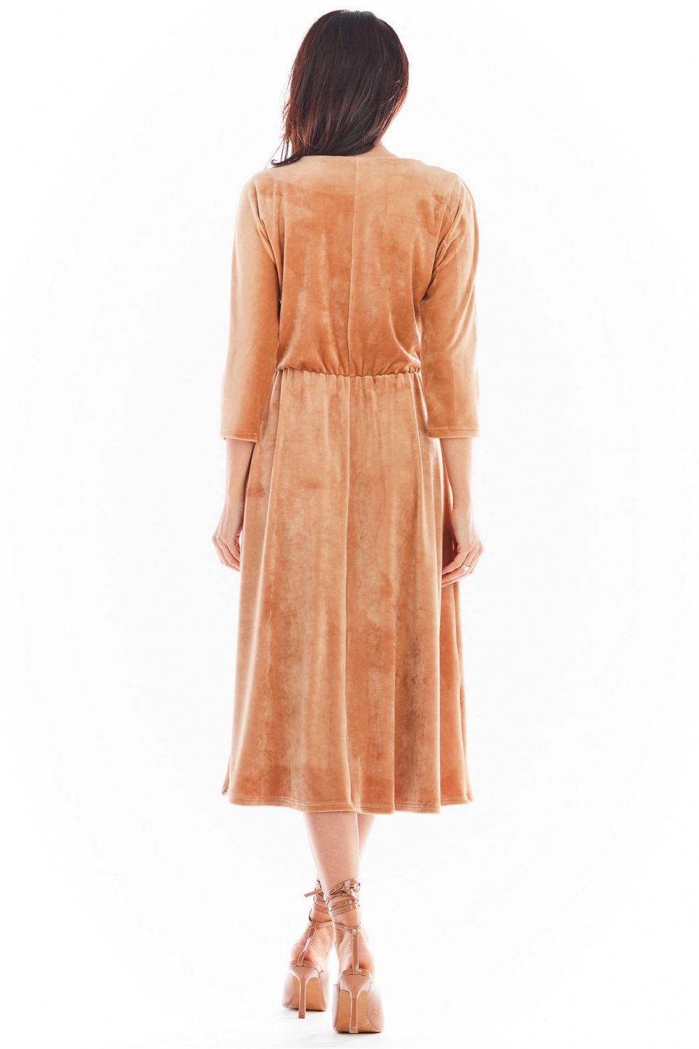 Sukienka Model A407 Welur Beige - awama - obrazek 3