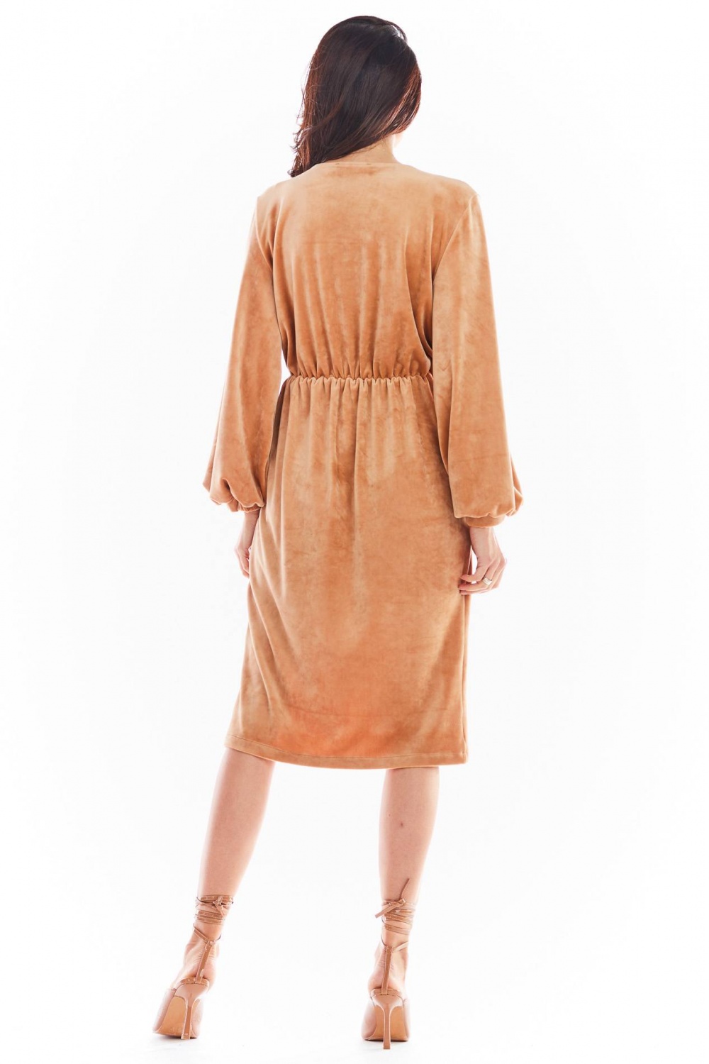 Sukienka Model A406 Welur Beige - awama - obrazek 3