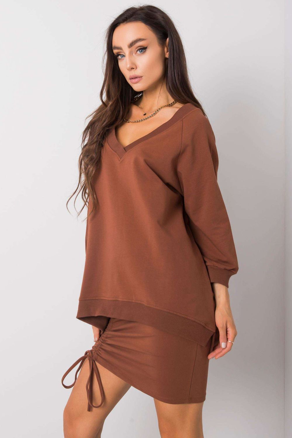 Bluza Damska Model RV-BL-5676.09 Dark Brown - Rue Paris - obrazek 2