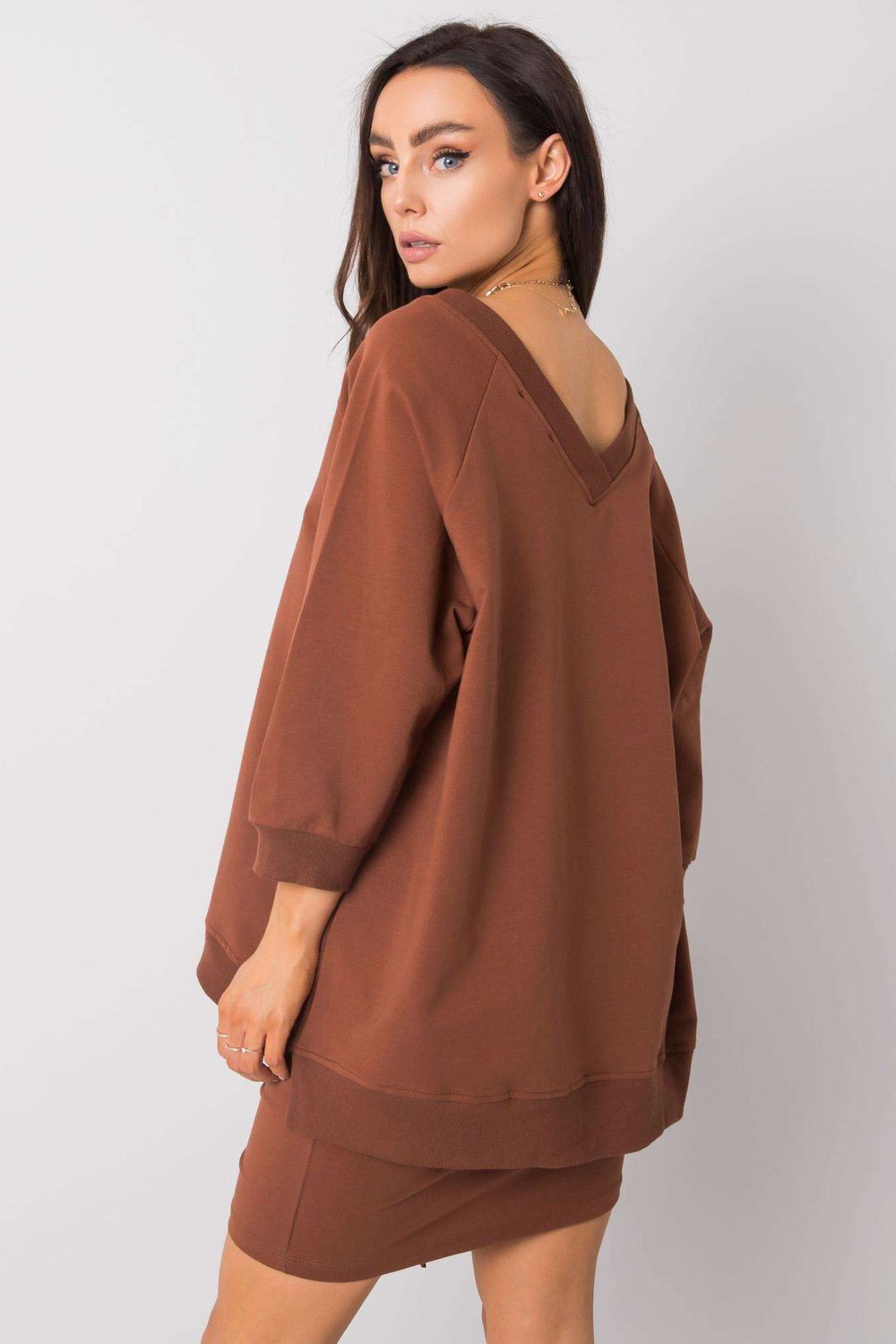 Bluza Damska Model RV-BL-5676.09 Dark Brown - Rue Paris - obrazek 3
