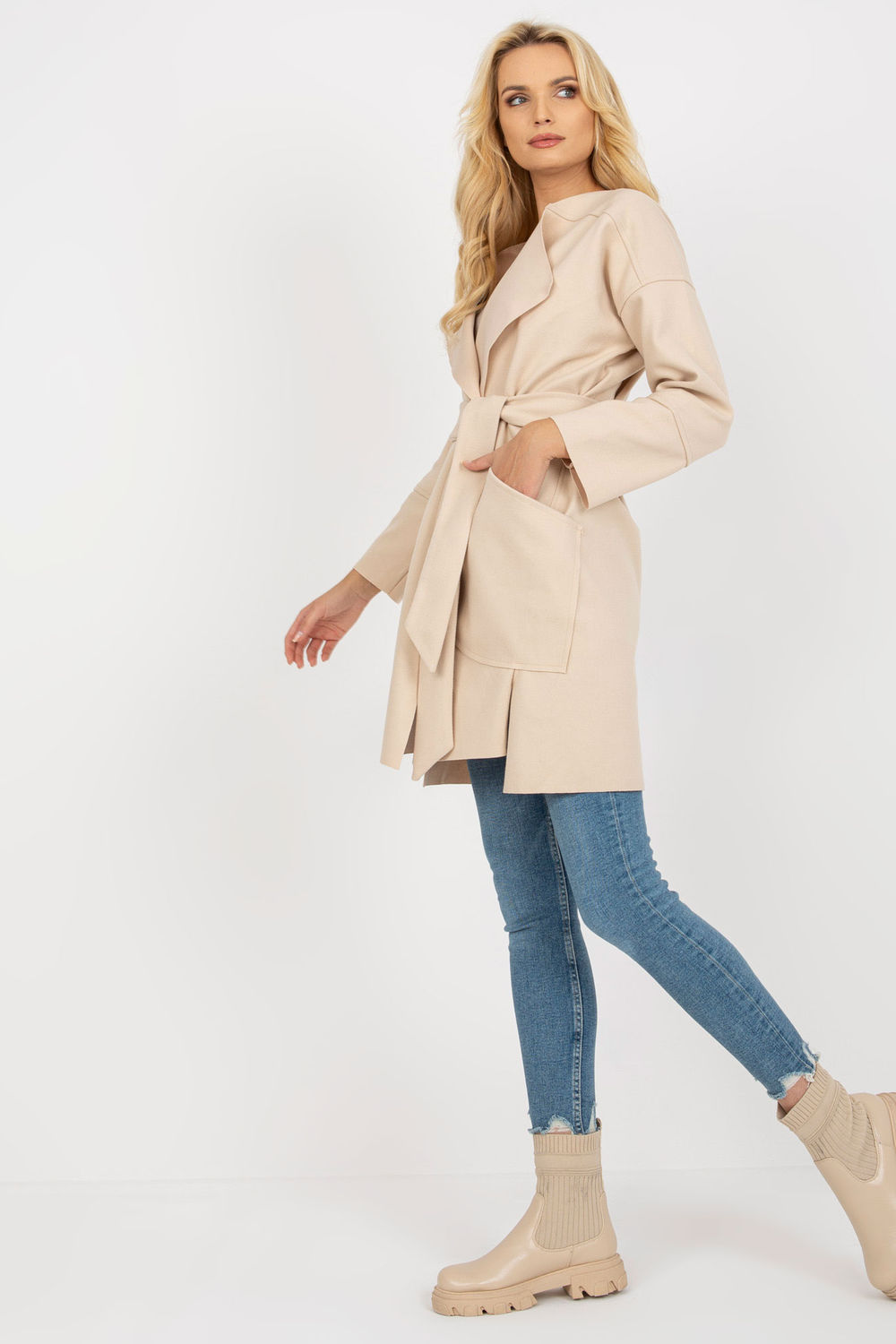 Płaszcz Damski Model TW-PL-BE-M125.21 Light Beige - Och Bella - obrazek 2