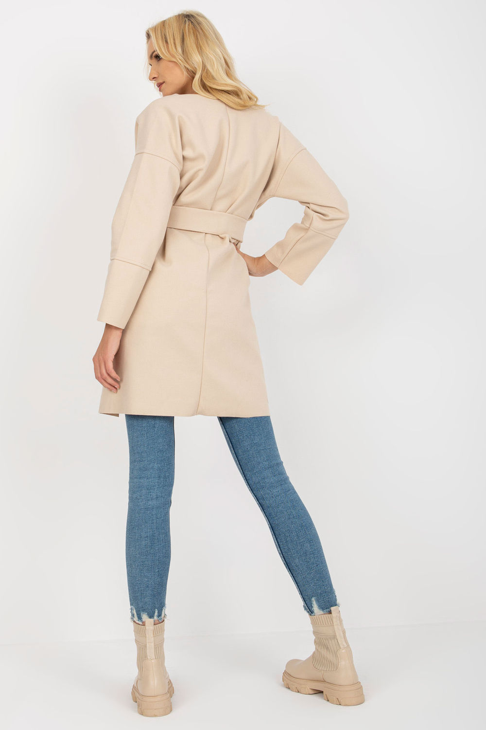 Płaszcz Damski Model TW-PL-BE-M125.21 Light Beige - Och Bella - obrazek 3
