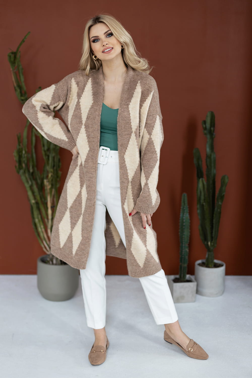 Sweter Kardigan Model 30092 Cappuccino - PeeKaBoo - obrazek 2