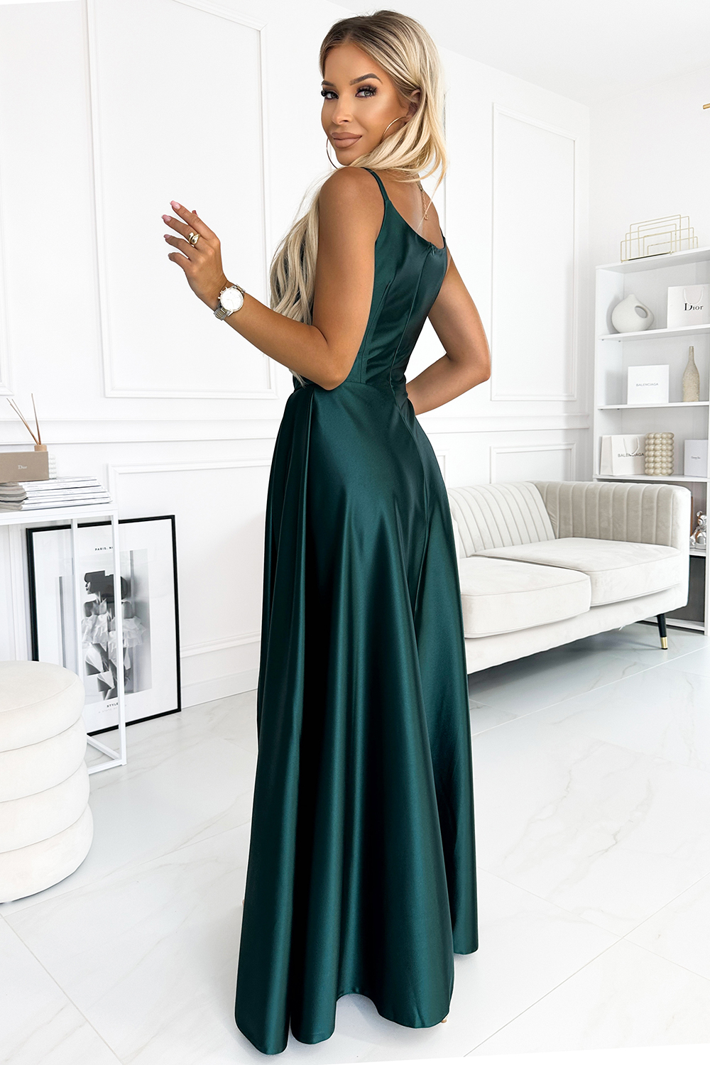 Sukienka Model Chiara 299-9 Bottle Green Satyna - Numoco - obrazek 2