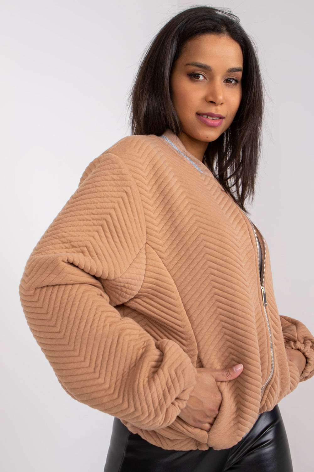 Kurtka Damska Model RV-KR-006.16 Camel - Rue Paris - obrazek 2