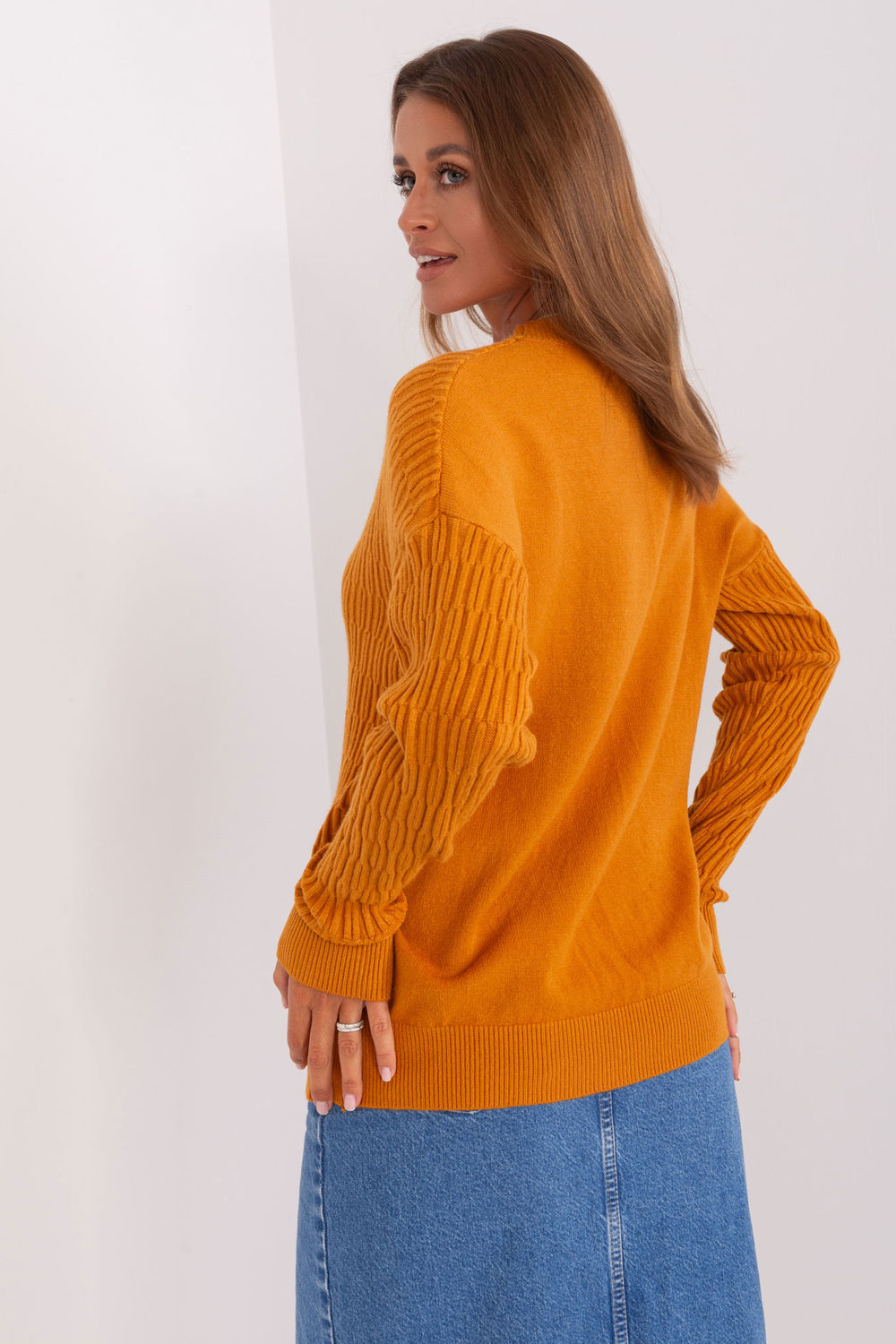 Sweter Damski Model AT-SW-2338.14P Light Orange - AT - obrazek 3