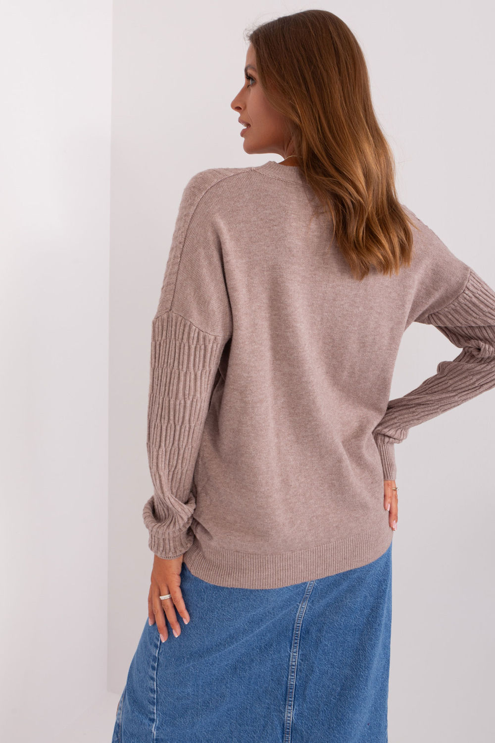 Sweter Damski Model AT-SW-2338.14P Dark Beige - AT - obrazek 3