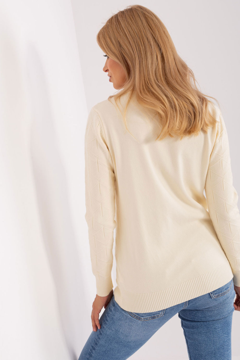Sweter Damski Model AT-SW-232901.25X Light Beige - AT - obrazek 3