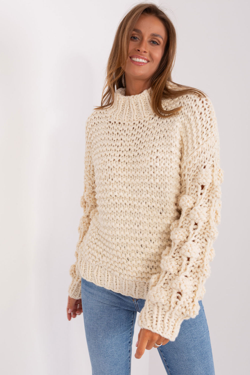 Sweter Damski Model AT-SW-2382.97P Light Beige - AT - obrazek 2