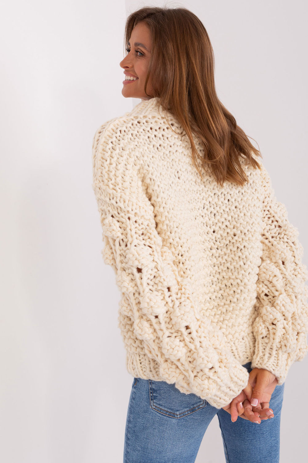 Sweter Damski Model AT-SW-2382.97P Light Beige - AT - obrazek 3