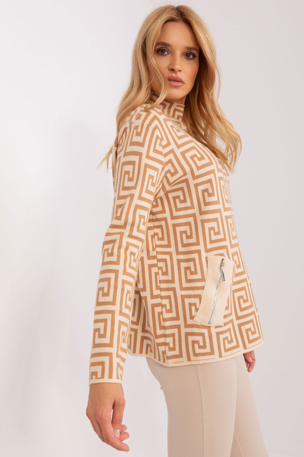 Sweter Damski Model AT-SW-2341.00P Camel - AT - obrazek 2