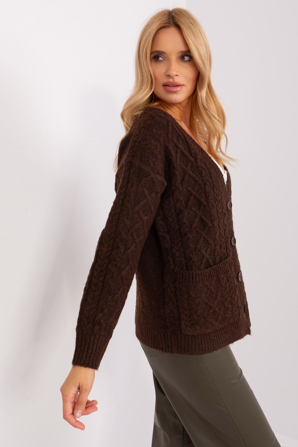 Sweter Damski Model AT-SW-2358.31 Dark Brown - AT - obrazek 2