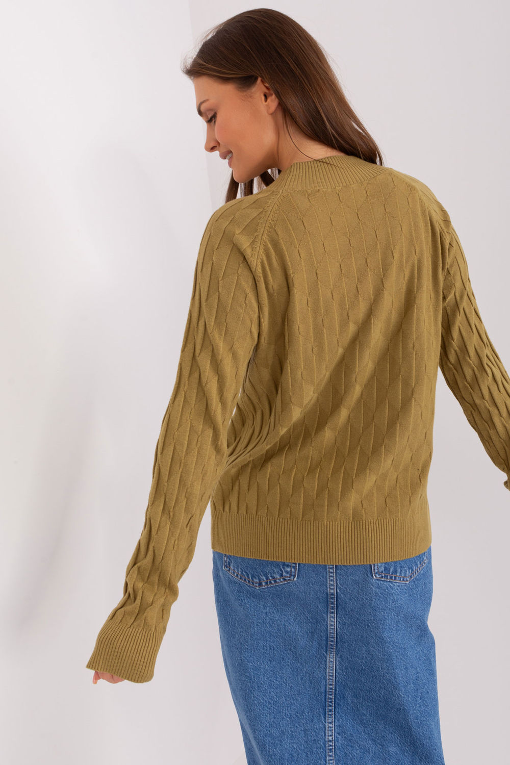Sweter Damski Model AT-SW-2326.37X Oliwka - AT - obrazek 3